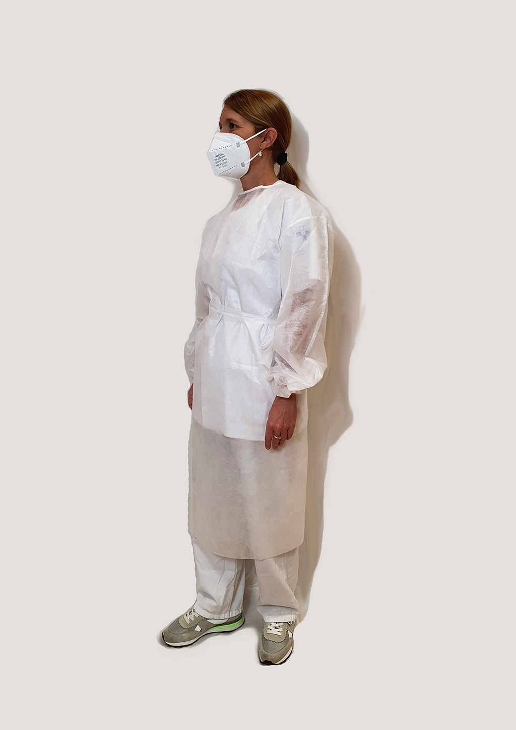 Bata de protección sanitaria de polipropileno AMET 20gr caja de 125 unidades - Imagen 12